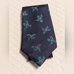 Surrey Men's Silk Tie Dark Navy Blue With Christmas Design Holly Berries ❄️